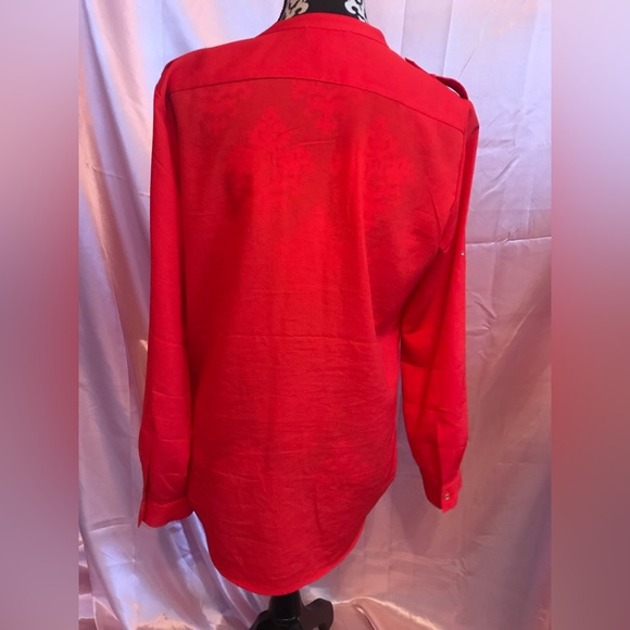 Red top - Picture 5 of 5